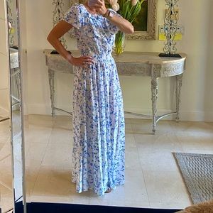 Beautiful one piece flowered ensemble.